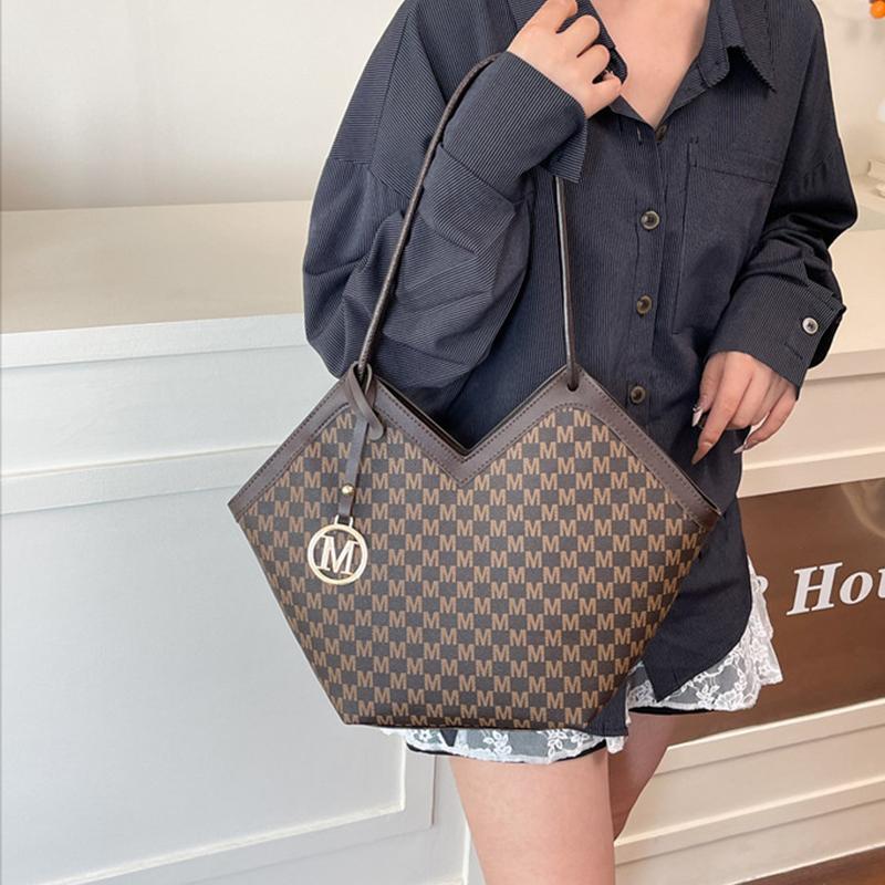 Fashion Light Luxury Tote Bag New Style Letter Printed Shoulder Bag Large Capacity Versatile Storage Bag Simple Classic Handbags