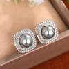 Изысканные посеребренные серьги-гвоздики для женщин, геометрический квадратный дизайн с имитацией жемчуга, пухлый круглый дизайн, модный и элегантный стиль