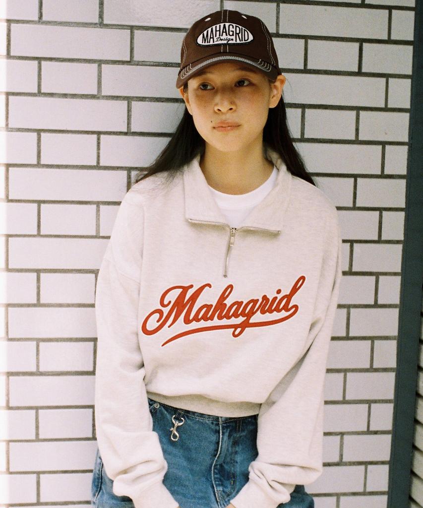 MAHAGRID Script Logo Crop Half Zip Up Oatmeal(Mg2Effm484A)