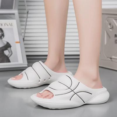 Женские модные корейские шлепанцы на толстой нескользящей подошве для активного отдыха на природе и на пляже