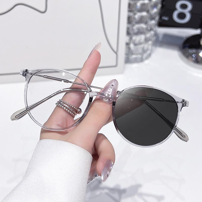 Сверхлегкие фотохромные очки для близорукости для женщин, круглая оправа, мужские очки с изменяющимся цветом, модные очки для близи, защита от УФ-излучения