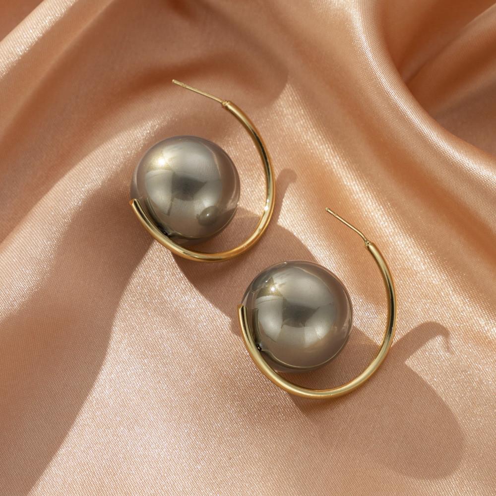 Chic Retro Pearl Earrings Sophisticated Cold Tone Statement Earrings For Ladies