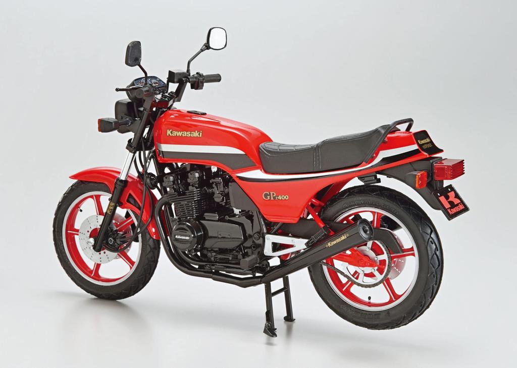 Aoshima Bunka Kyozaisha The Bike Series Kawasaki KZ400M Z400GP 1982 года, пластиковая модель 1/12 № 17
