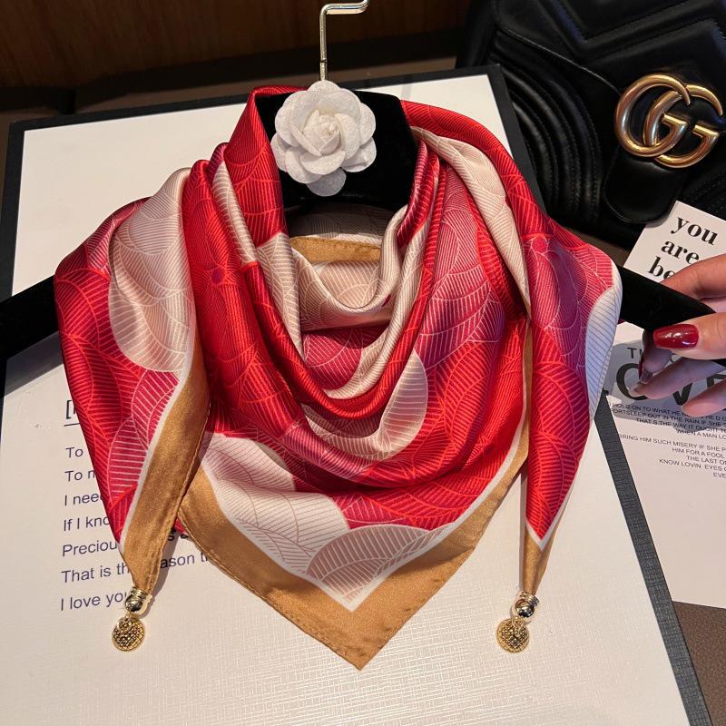 Magnetic Buckle Silk Neck Scarf: Triangle Design for Women, 70x70cm, Lightweight Spring/Summer/Autumn Accessory