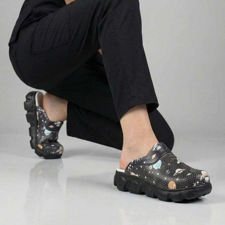 Women Light Sole Medical Clogs Sabo Hospital Shoes Non-Slip Slipper Nurse Doctor Midwife Surgical Sandals