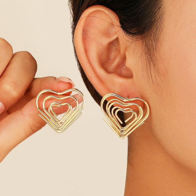 Hollow Twisted Heart Stud Earrings for Women Gold Metal Irregular Love Hearts Silver Small Earrings new trend