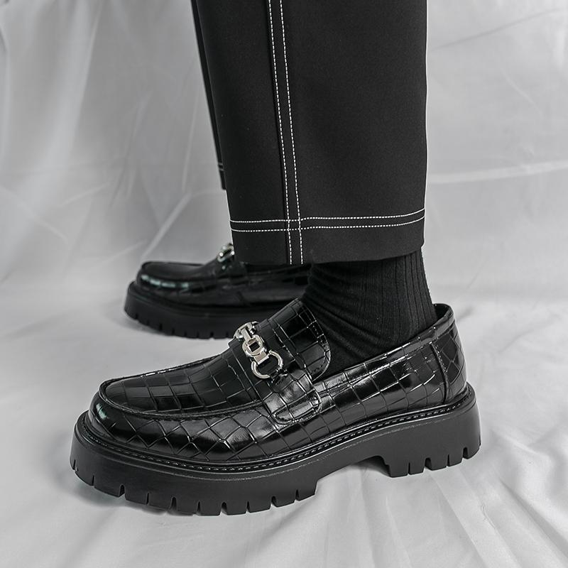 Модный совершенно новый мужской крокодиловая кожа Удобная толстая подошва Противоскользящие туфли дерби Весна Новые мужские деловые повседневные кожаные туфли