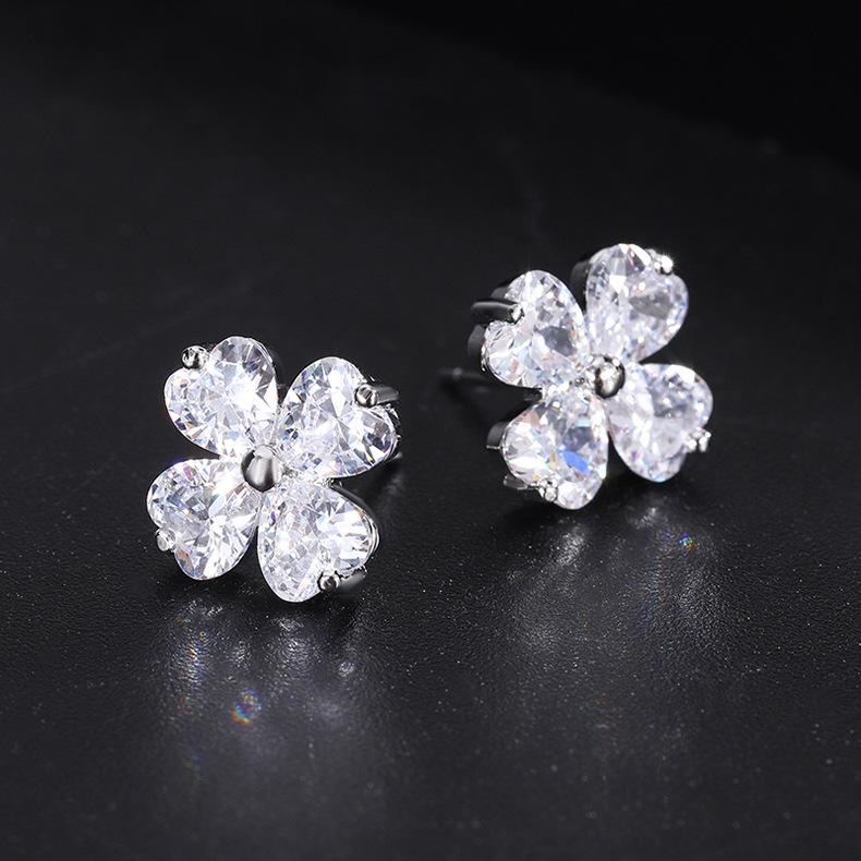 Jewelry earrings hot four-leaf clover lucky grass Korean fashion versatile niche high-end women's models