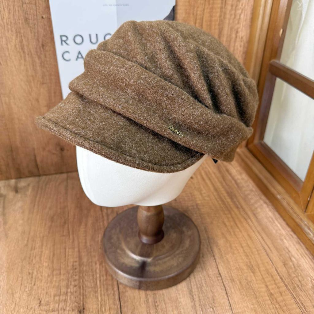Autumn and winter pleated woolen cap women's retro short-brimmed beret soft stacked version showing the face small thermal hat tide