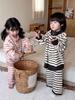Детская пижама из кораллового флиса: Полосатый комплект на молнии для родителей и детей на осень и зиму