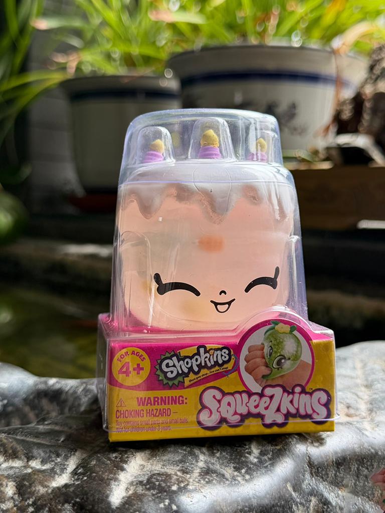 Genuine Shopkins Squeezkins Spot Soft Slime Pinch Decompression Toy Stress Relief Slow Rebound Super Good Feeling Gift For Adult