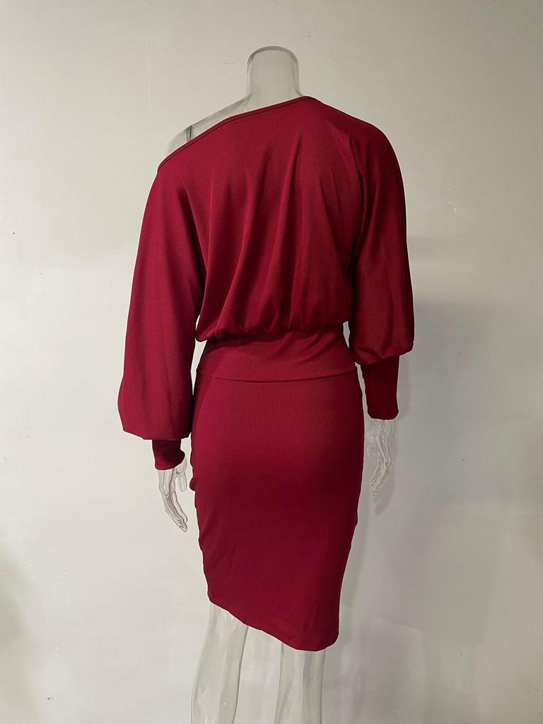 2024 Европейское и Американское Осенне-Зимнее Платье Вязаное с Рукавами Летучая Мышь, Подчеркивающее Фигуру, Большого Размера