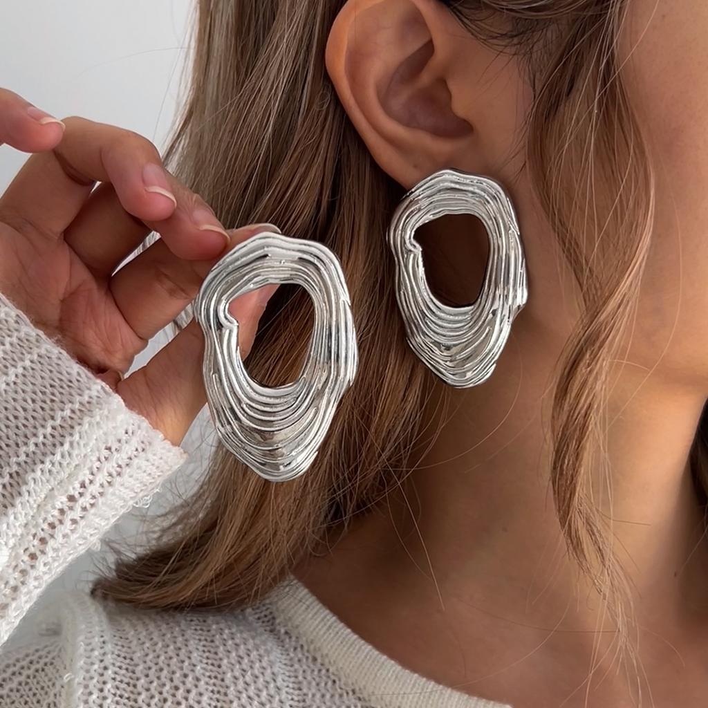 Fashion Metal Texture Glossy Stud Earrings Design Pleated Irregular Geometric Earrings