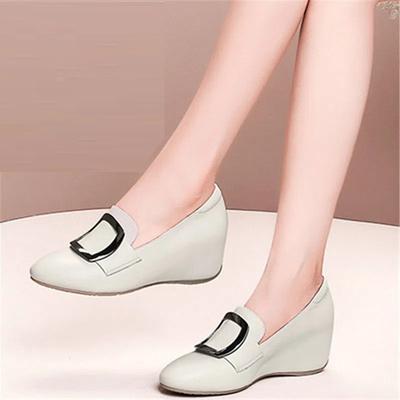 2025 осень новые туфли на одинарной подошве с внутренней высотой, женские нескользящие повседневные туфли для мам, туфли из маленькой кожи с круглым носком, маленькие рабочие туфли