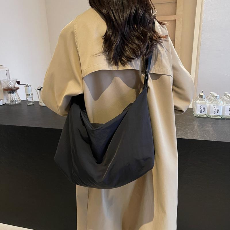 Сумка через плечо женская однотонная сумка через плечо легкая большая вместительная сумка