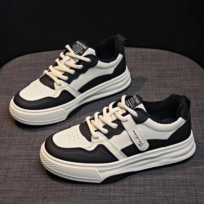 Кожаная платформа белая обувь женская весна 2025 новая студенческая универсальная на плоской подошве женская обувь спортивная и для отдыха обувь для скейтборда