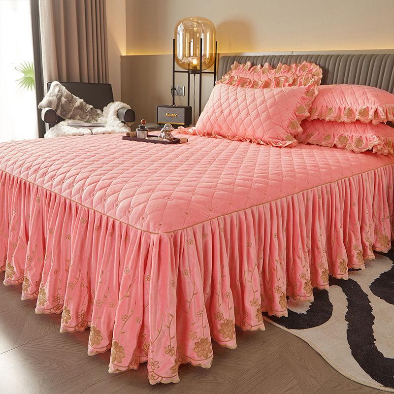 3 предмета Однотонный Светло-бежевый Дружелюбный Многослойный Стеганый Комплект Юбки для Кровати с Высокой Кружевной Отделкой, 1 шт. Юбка для Кровати + 2 шт. Наволочки