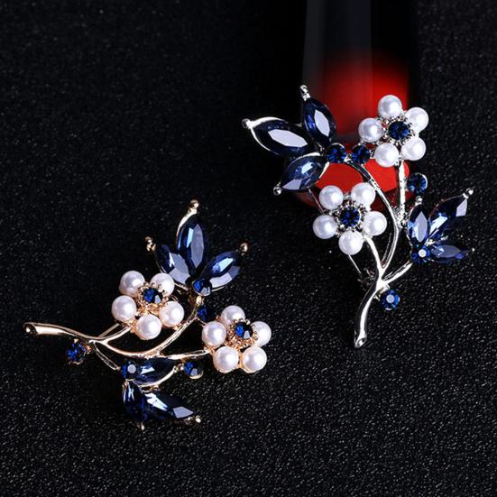 Women Faux Pearl Rhinestone Petals Flowers Brooch Pin Jewelry Clothing Accessory