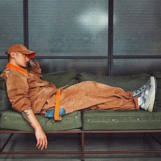 Мужской рваный ретро-джинсовый комбинезон: Свободные, модные и универсальные повседневные комбинезоны.