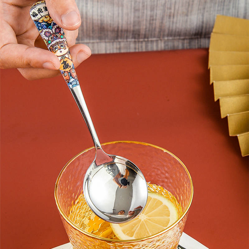 Суповая ложка для весеннего фестиваля в традиционном стиле для взрослых и детей