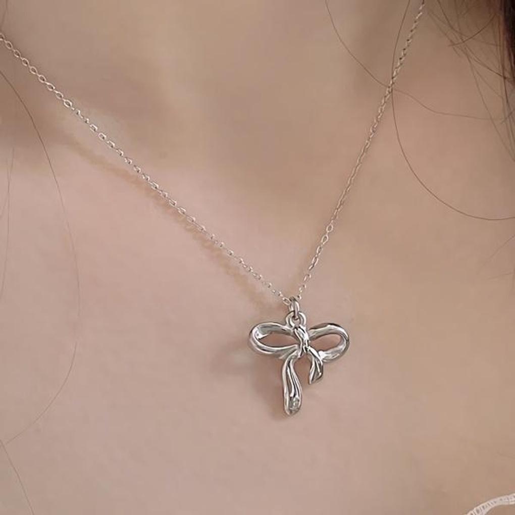 Women's Surgical Steel Bold Wave Ribbon Necklace