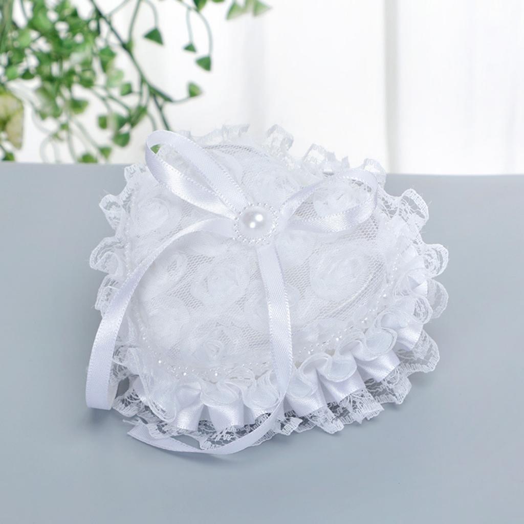 Подушка для обручальных колец Коробка в форме сердца, белый романтический кружевной держатель для жемчужных колец с лентой для свадебной церемонии