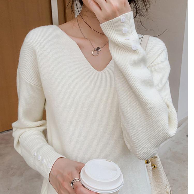 Elegant V-Neck Knit Sweater: Women’s Loose, Casual Long-Sleeve for Autumn/Winter