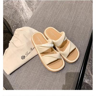 Женская обувь – Сандалии