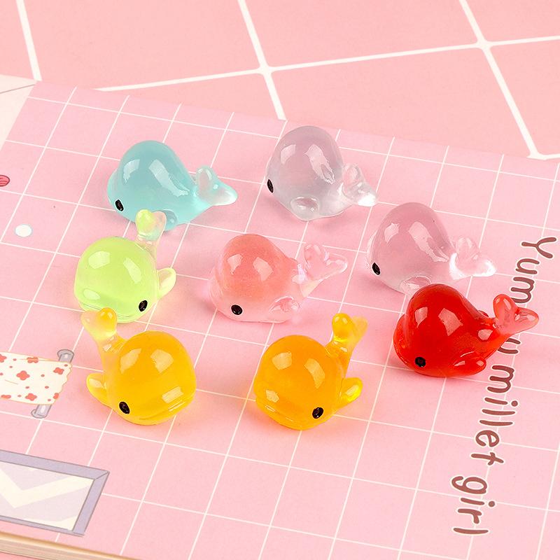 10Pcs Mini Resin Cartoon Whale Luminous Miniature Whale Figurines Bulk Mini Resin Animals For Garden Landscape Home Ornaments
