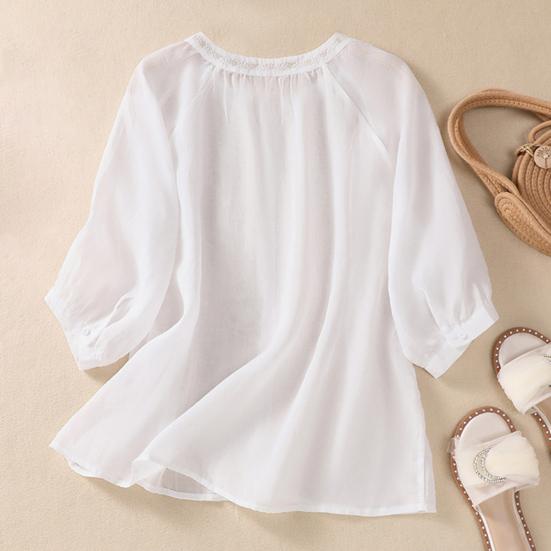 Summer Women Shirt V Neck Flower Embroidery Three Quarter Sleeves Loose Solid Color Retro Mother Mid-aged Female Daily Casual Blouse