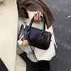 Изысканная ретро маленькая сумка женская 2025 осень и зима новая портативная сумка-подушка универсальная модная сумка-мессенджер маленькая квадратная сумка