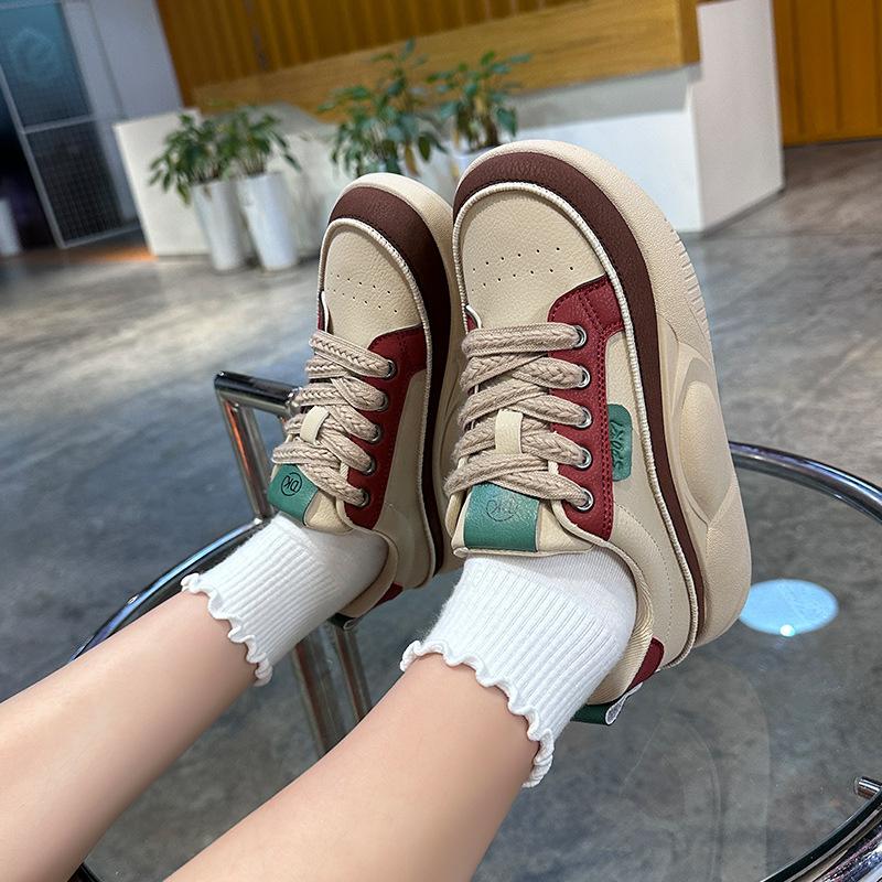 New Autumn New Women's Versatile Casual Sports Shoes Thick Bottom White Shoes Lightweight Bean Trendy Ins Style Flats