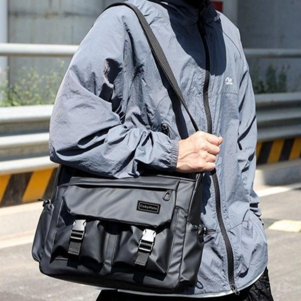 Japanese Style Nylon Postman Bag Large Capacity Casual Messenger Bag Men Crossbody Bag Outdoor