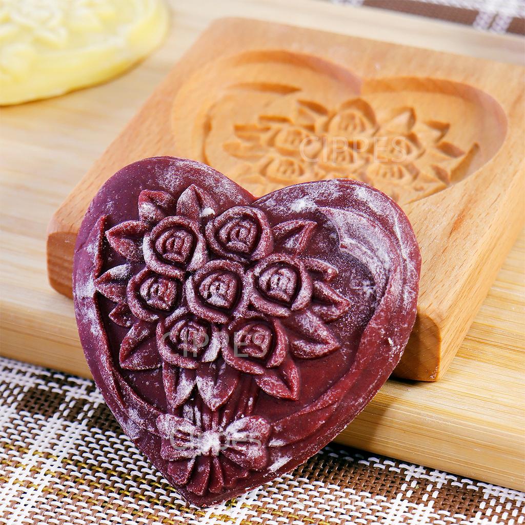 Wood Cookie Molds with Heart & Flower Patterns, 3D DIY Carved Embossed Cookie Cutter Moulds for Baking, Fondant Cake Biscuit