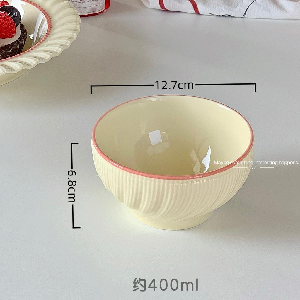 Тарелка с кружевом из кремового ветра Керамическая тарелка с особым красивым узором Дорогостоящая обеденная тарелка Фруктовый салат Десерт