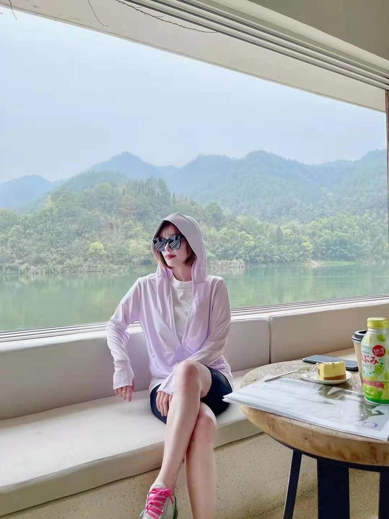 Women's Summer Hooded UV Protection Jacket - Breathable, Lightweight Ice Silk