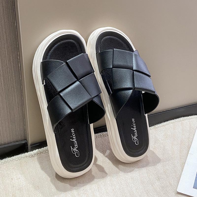 Тапочки женские летние простые квадратные классные тапочки новые домашние плоские нескользящие и износостойкие одно слово перетаскивание прилив