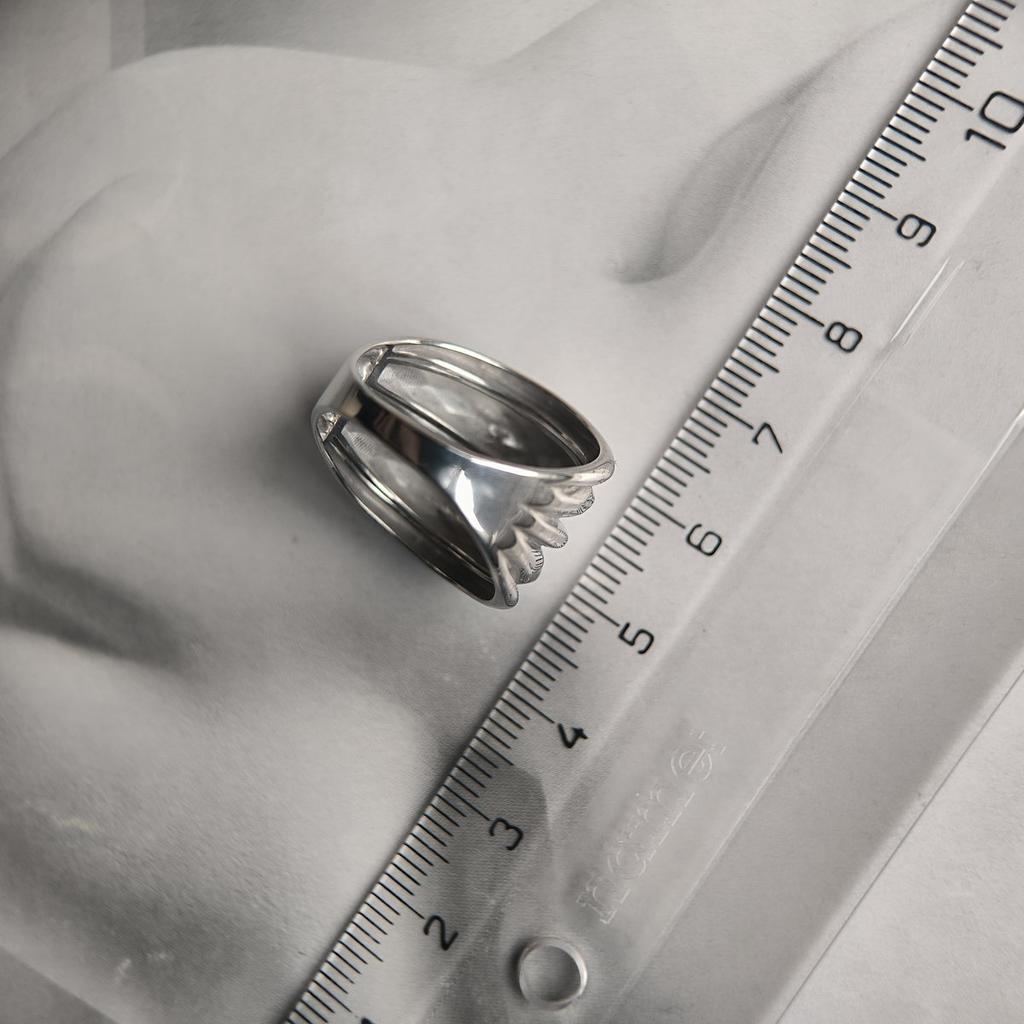 Серебряное кольцо с без камней, вес изделия 5,97 гр (2199120)