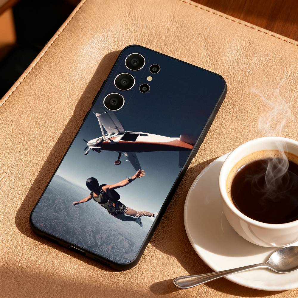 Чехол для телефона W-Wingsuit F-Freedom для Samsung S26,S25,24,23,22,30,21,10,9,Ultra,Plus,Lite,FE Мягкий черный чехол