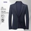 Мужской блейзер в вафельную клетку в стиле business casual