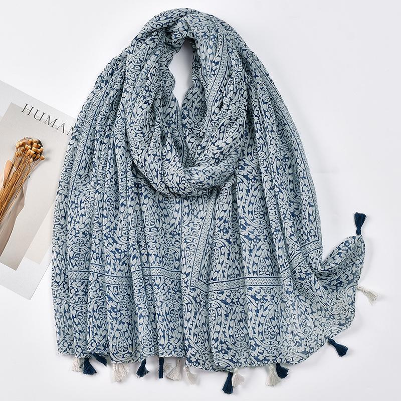 Fresh and Elegant Red Petal Mixed Printed Tassel Scarf for Women Cotton and Linen Scarf for Travel Decorative Shawl