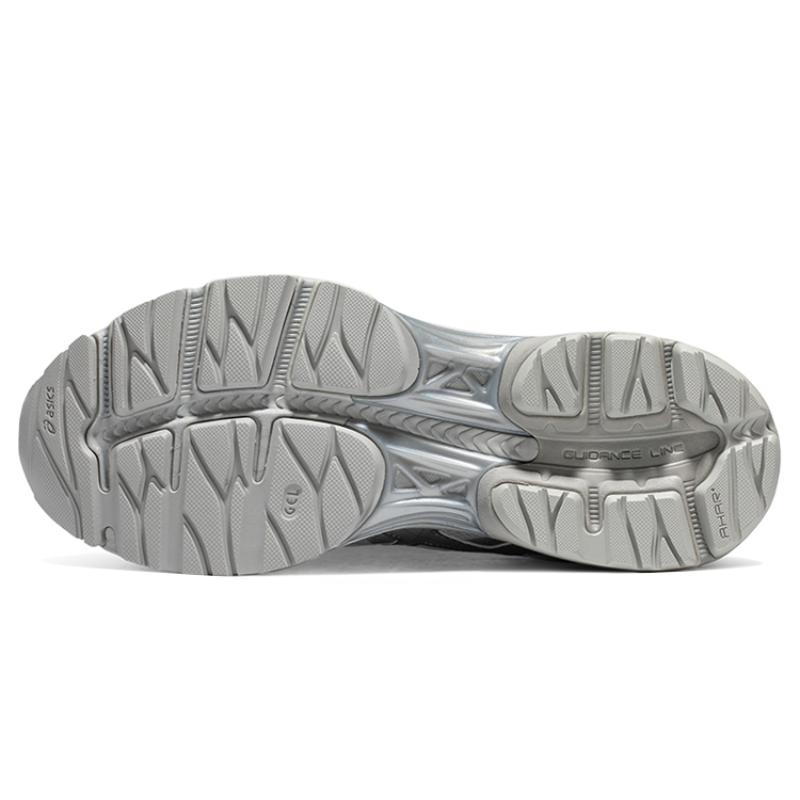 Кроссовки Gel Flux 4 светло-серые с серебристыми вставками 1011B646-020