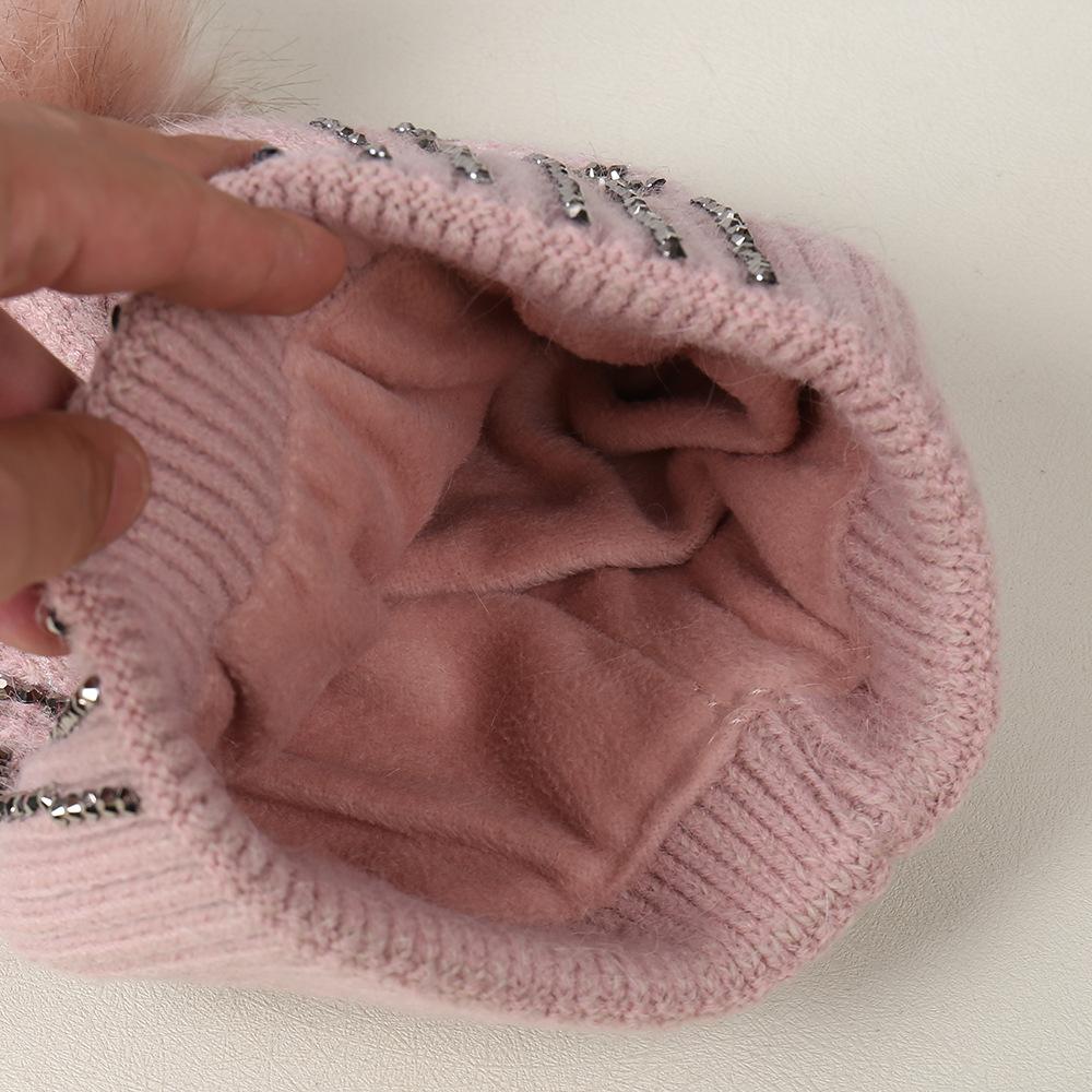 Fashion hairball decoration hot diamond craftsmanship simple and versatile knitted hat outdoor travel warm and comfortable wool hat