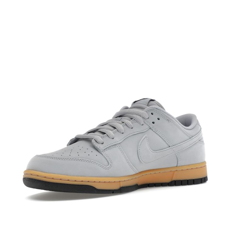 Nike Кроссовки унисекс Dunk Low SE Wolf Grey Gum Gum-Yellow Black HQ1932-001