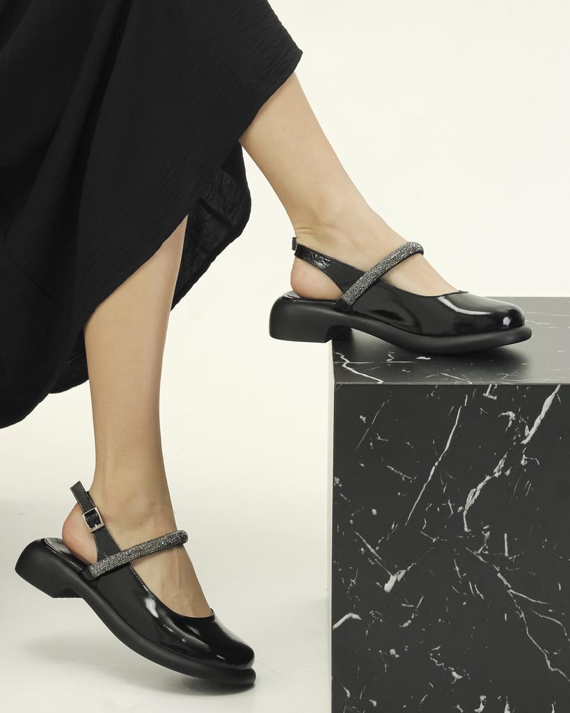 Lacquer Sandals with Rhinestones Guero 5118901 36 Black Leather