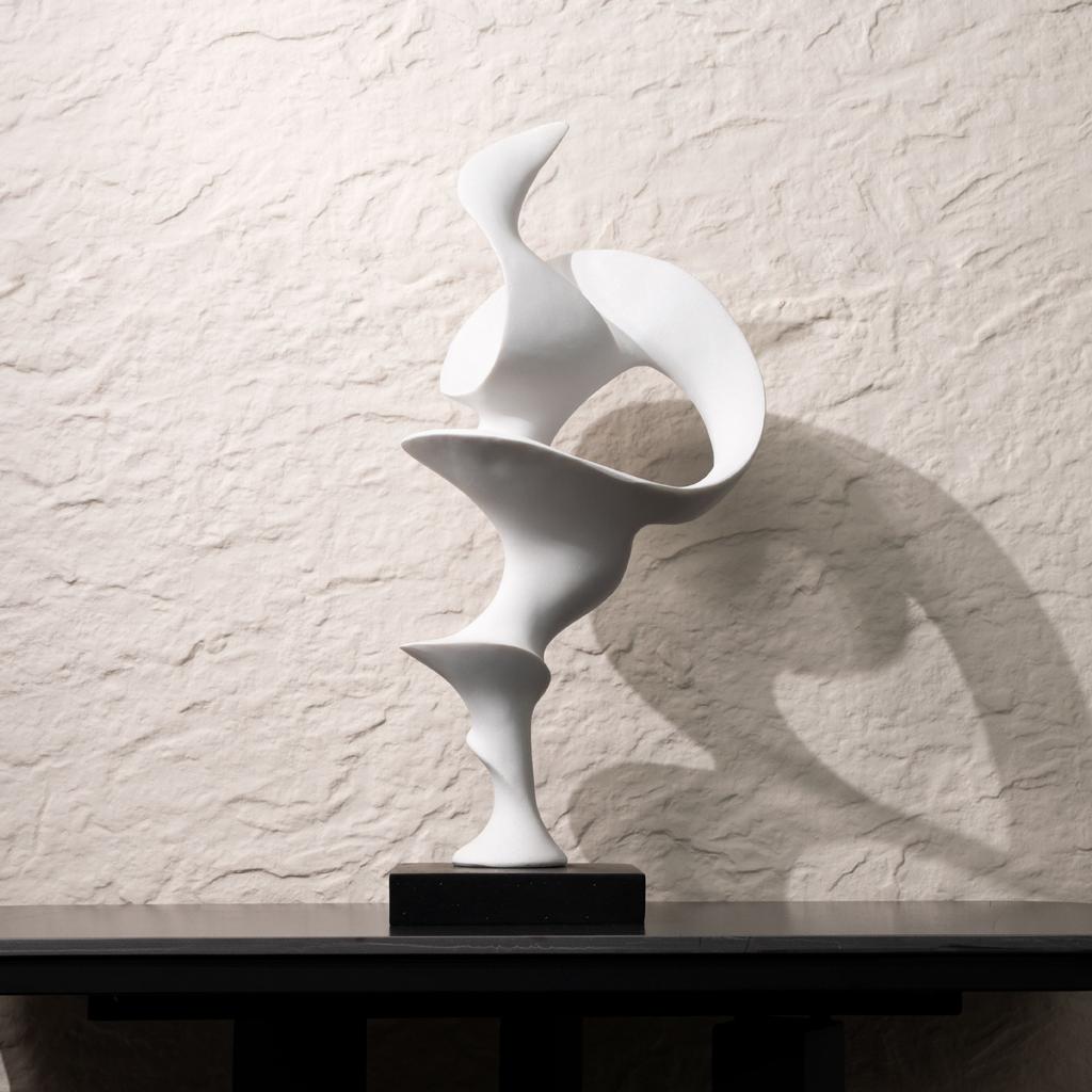 Abstract Resin Handicrafts Geometric Rotating Dancer Sculpture White Statue Decorative Figurines Home Decoration Accessories