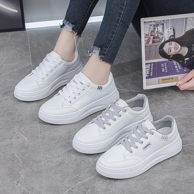 Маленькие белые туфли, женская корейская версия, весенняя новая кожаная обувь с толстой подошвой, часто продаваемая женская обувь, универсальная повседневная обувь для студентов