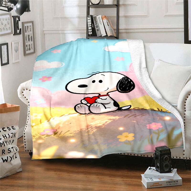 Cute Snoopy print soft and warm blanket, perfect for naps, sofas, beds, camping trips, the office, birthday and holiday gifts.