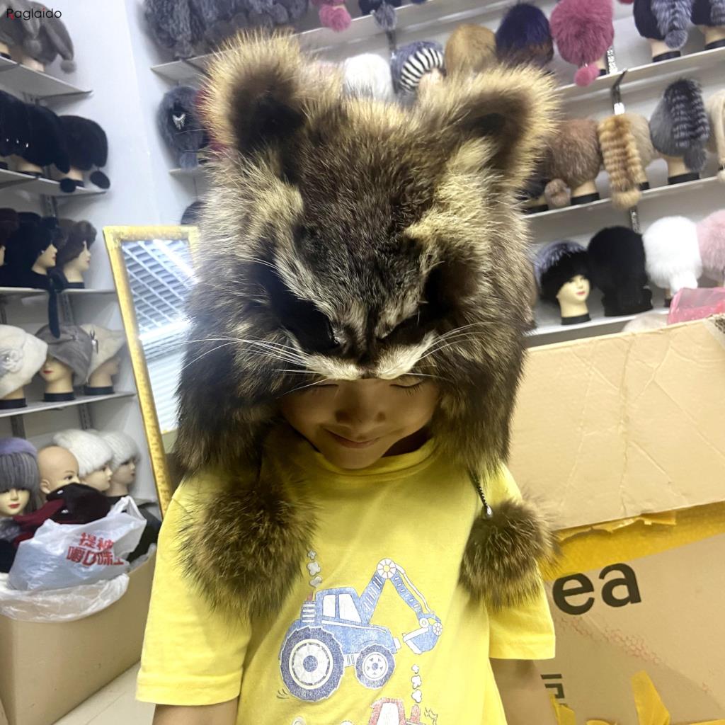 Новая зимняя меховая шапка для женщин из натурального меха енота, стильная теплая шапка-бомбер с ушами для мальчиков и девочек, пушистая ветрозащитная уличная шапка-ушанка