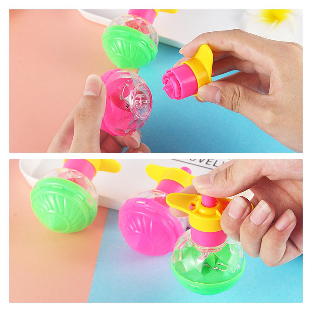 Классические детские мигающие вращающиеся волчки освещают ослепительные гироскопические игрушки